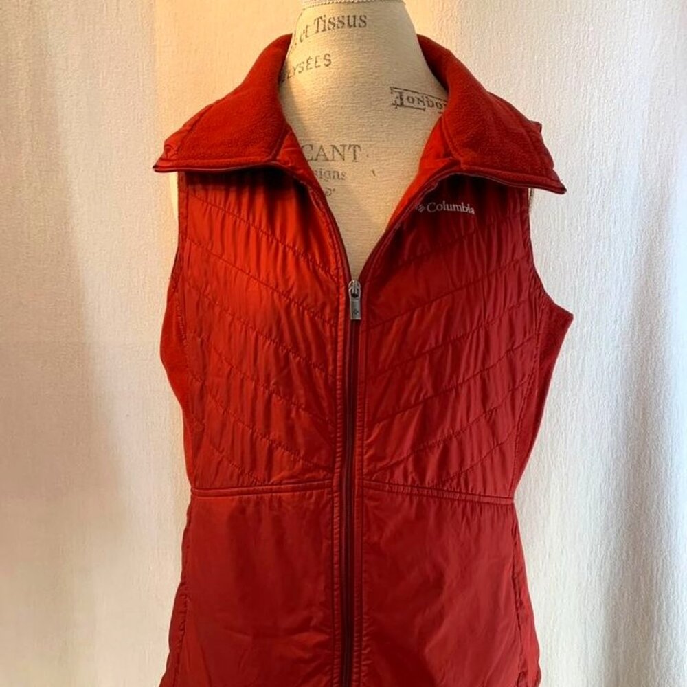 Columbia Sportwear Vest from the Women’s Heavenly™ Vest Collection: Size L